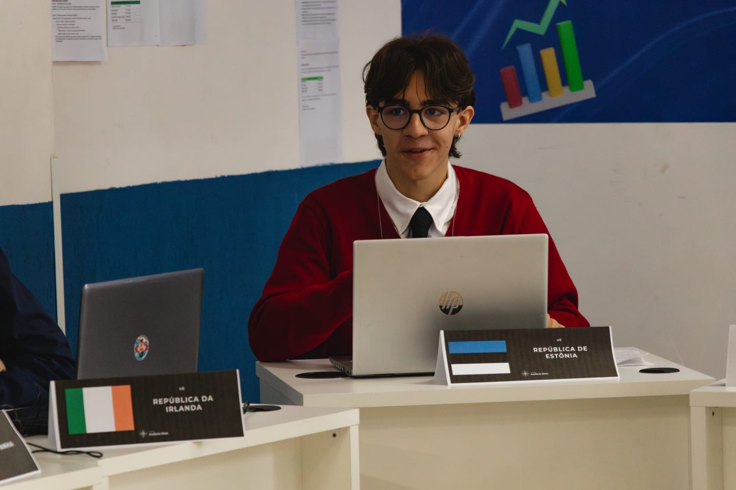 estudantes simulam reunião da ONU