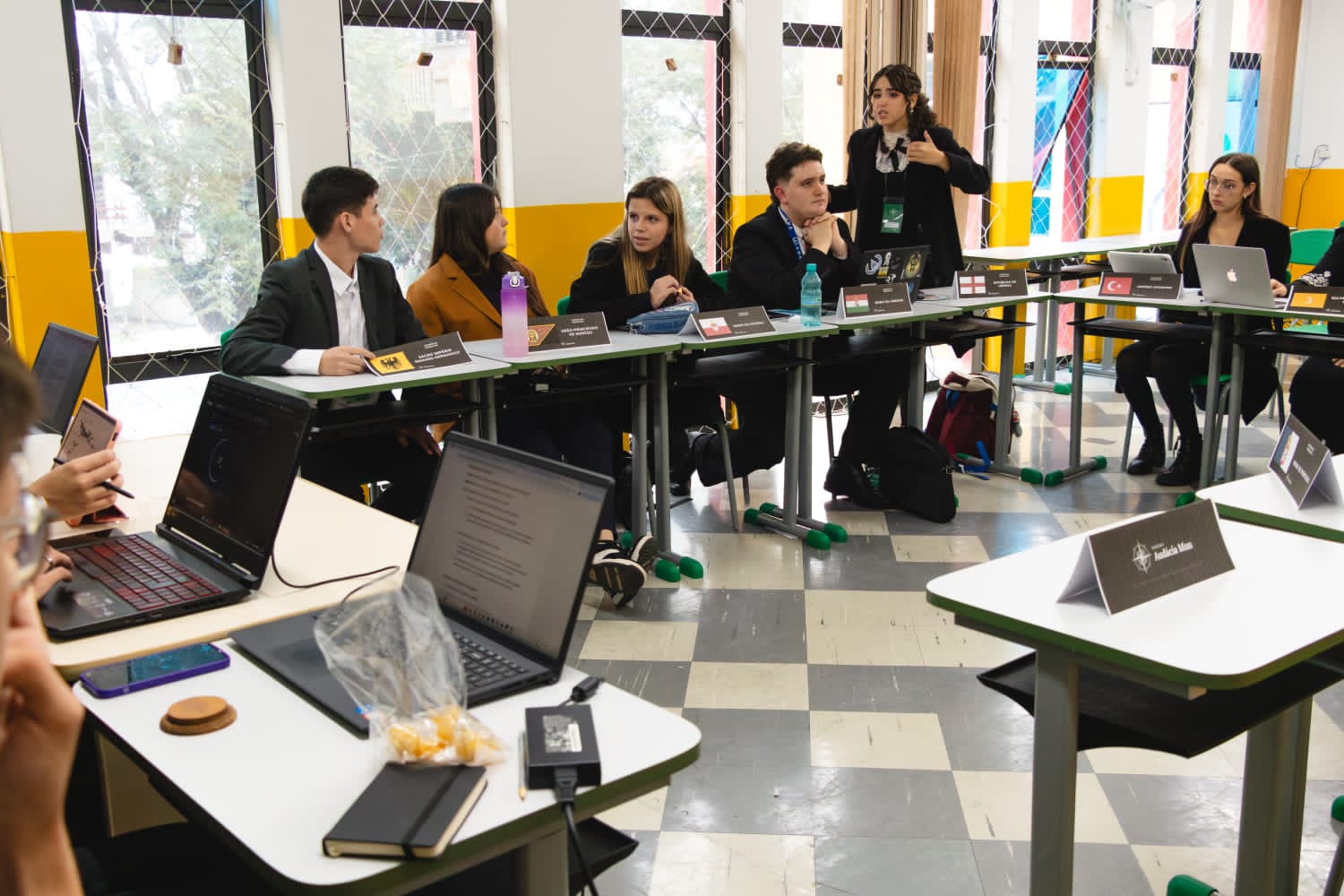 estudantes simulam reunião da ONU