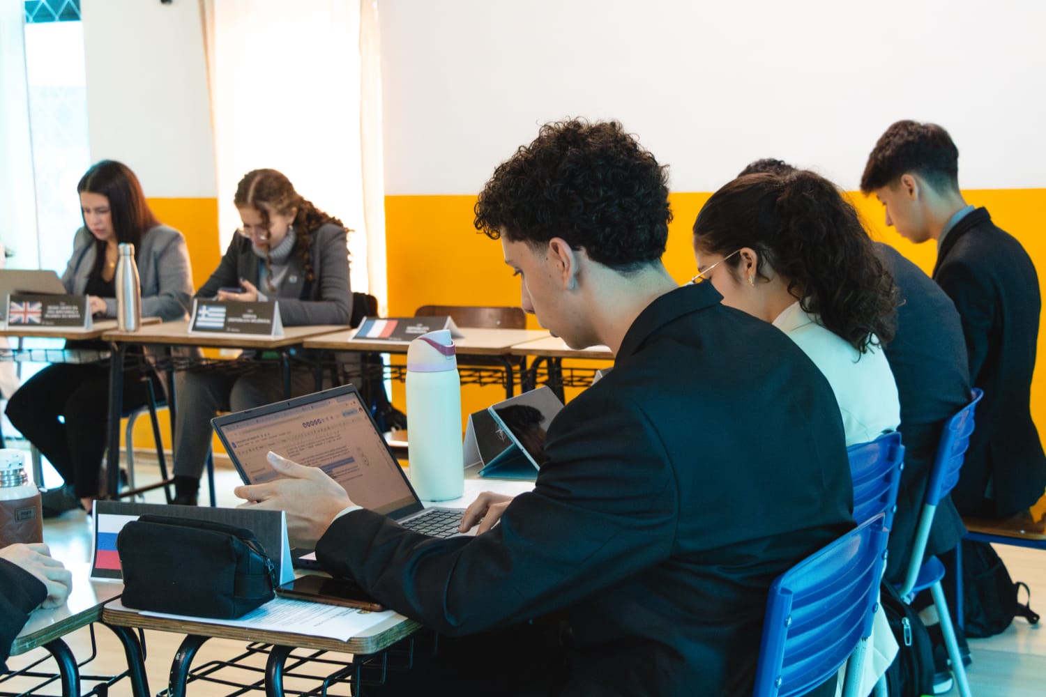 estudantes simulam reunião da ONU