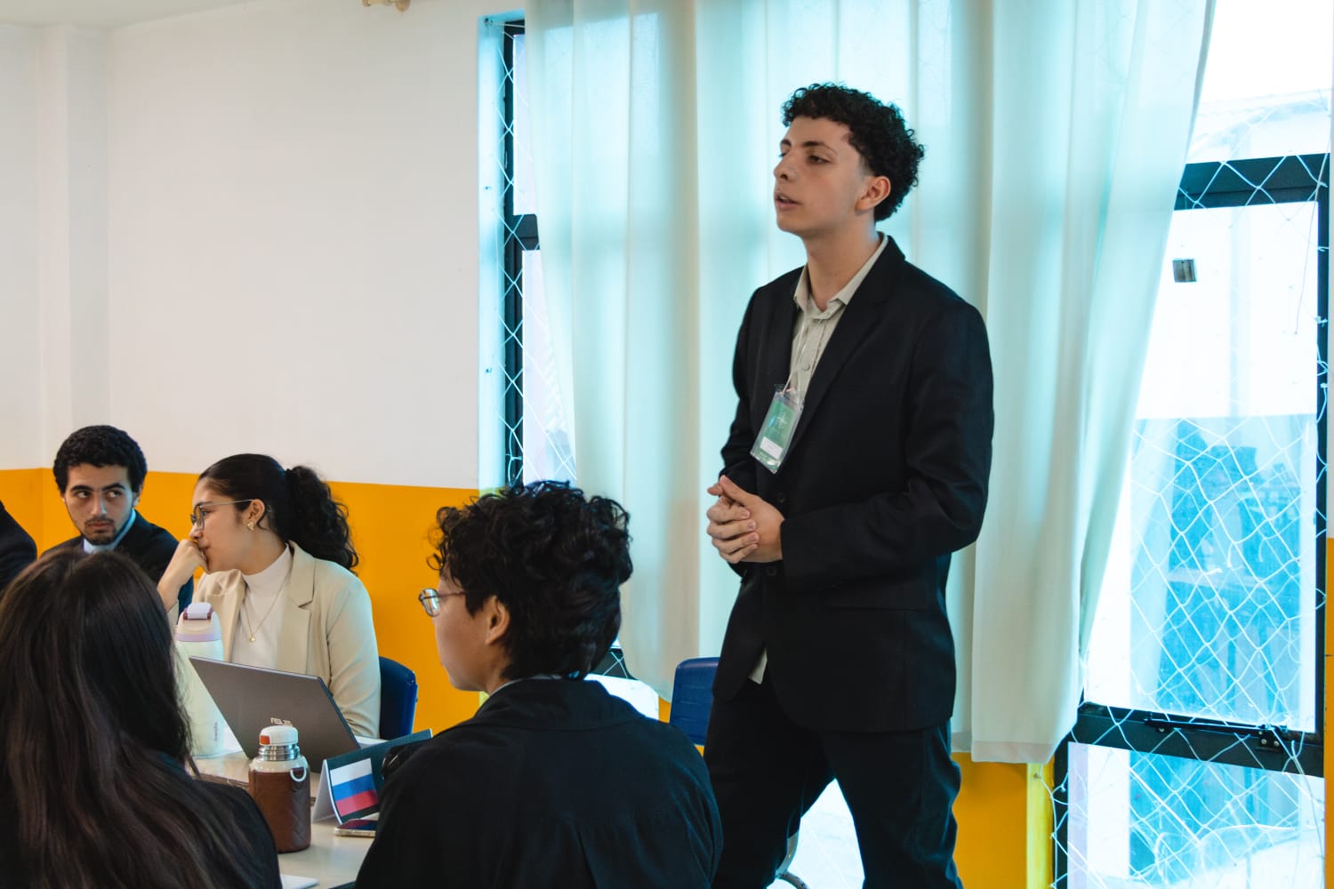 estudantes simulam reunião da ONU