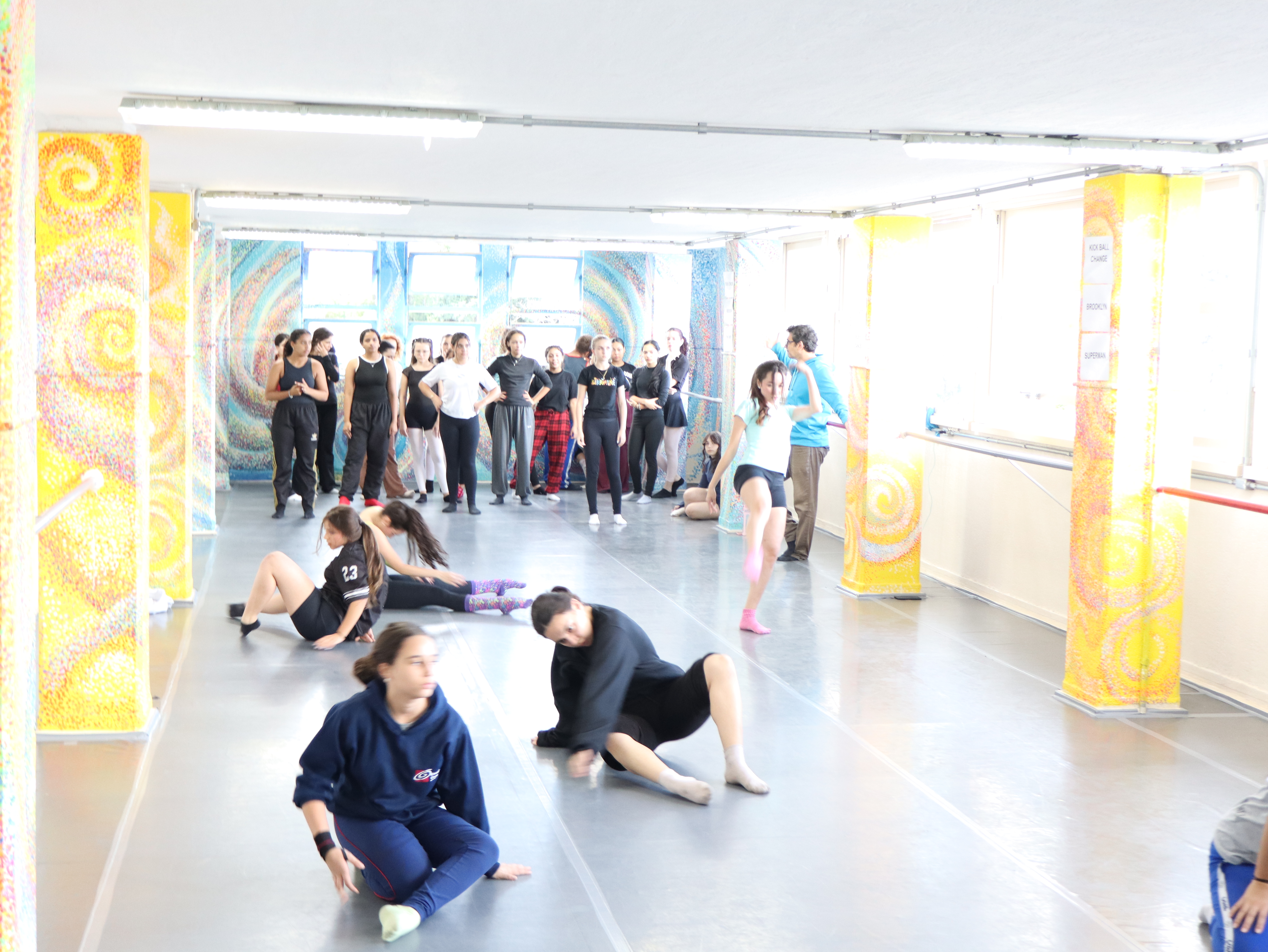 Turma do Dancep em oficina com diretor do Balé Teatro Guaíra