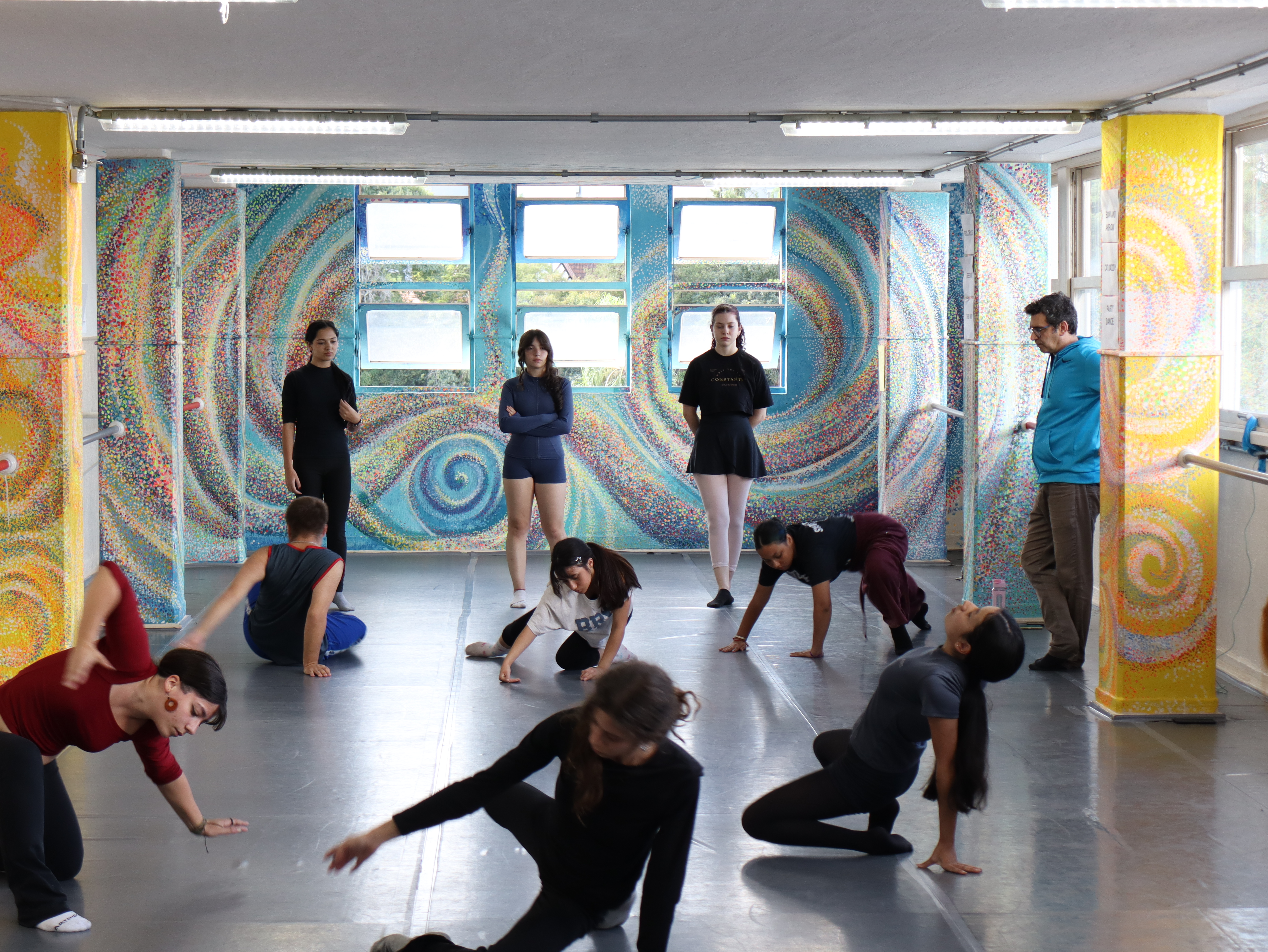 Turma do Dancep em oficina com diretor do Balé Teatro Guaíra