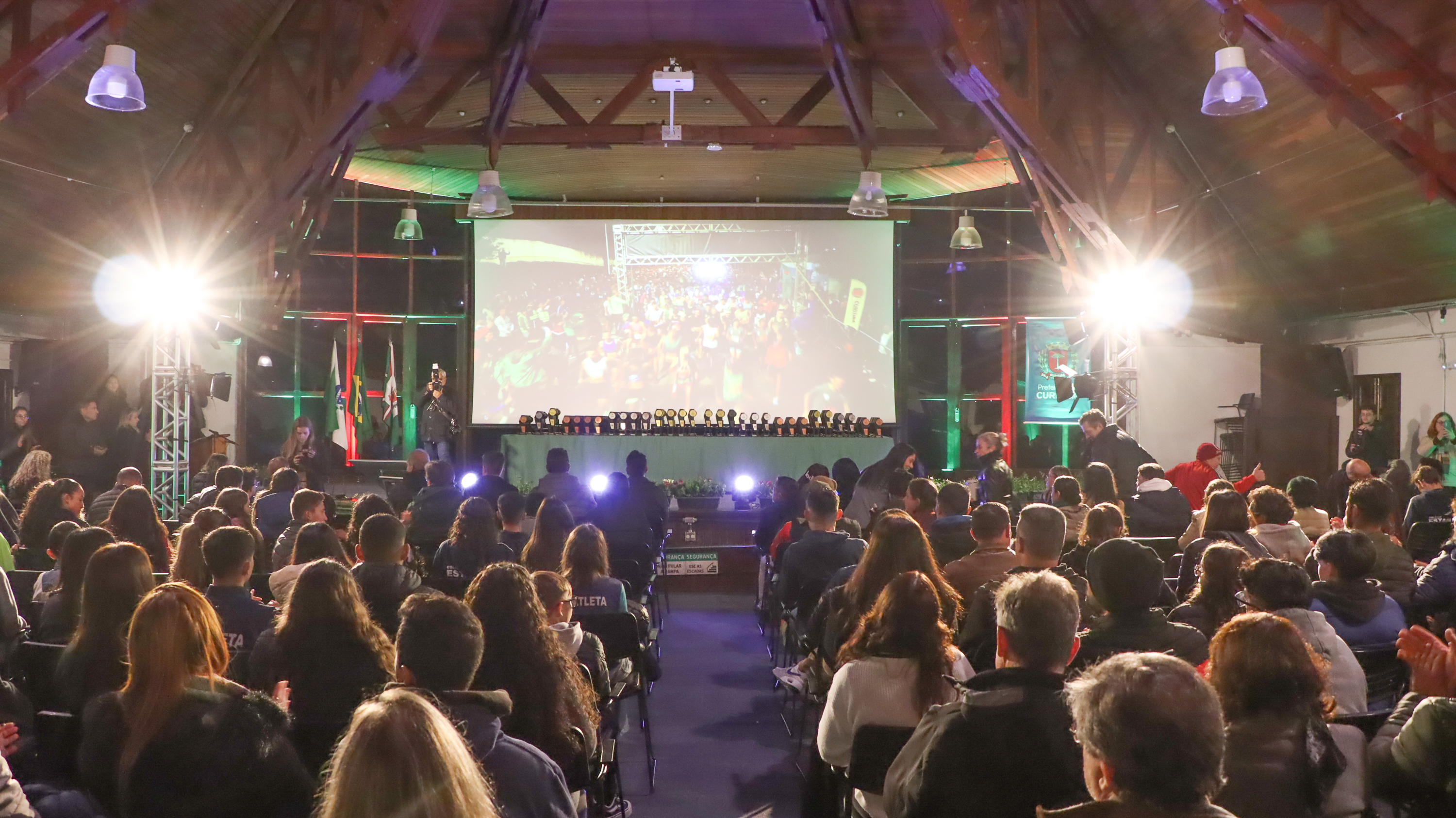 Equipes do CEP premiadas em evento da Prefeitura de Curitiba