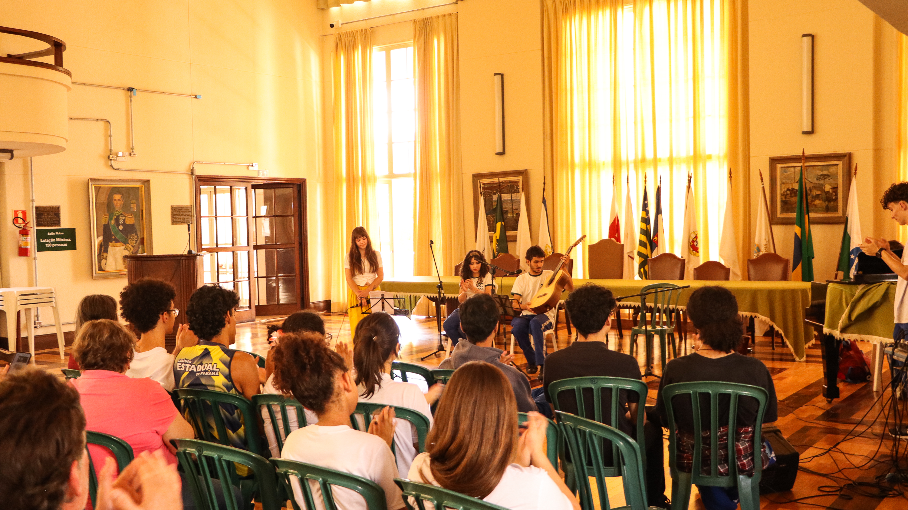 Homenagem a monitores do Centro de Memória
