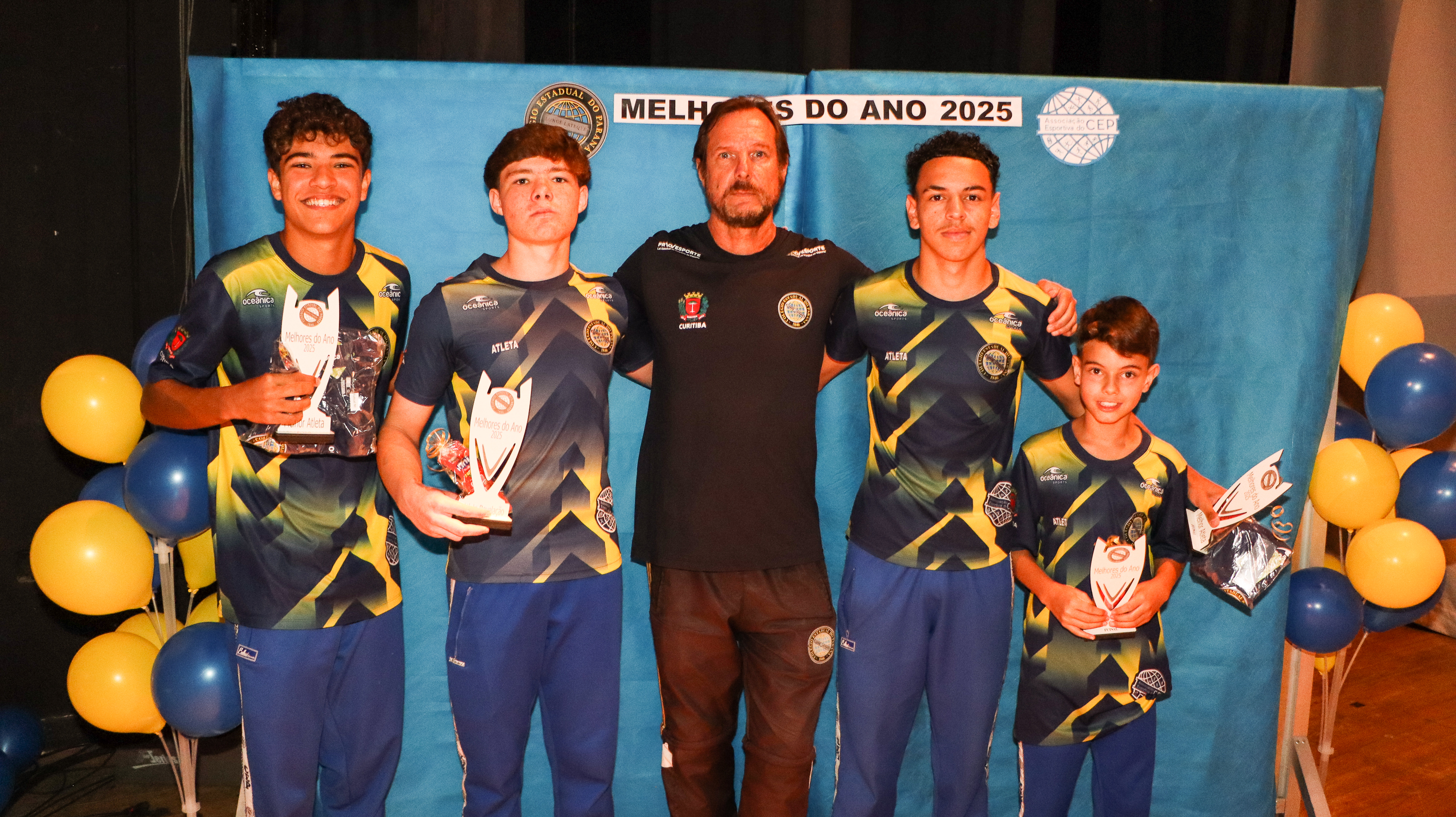 Estudantes atletas do CEP recebem homenagem