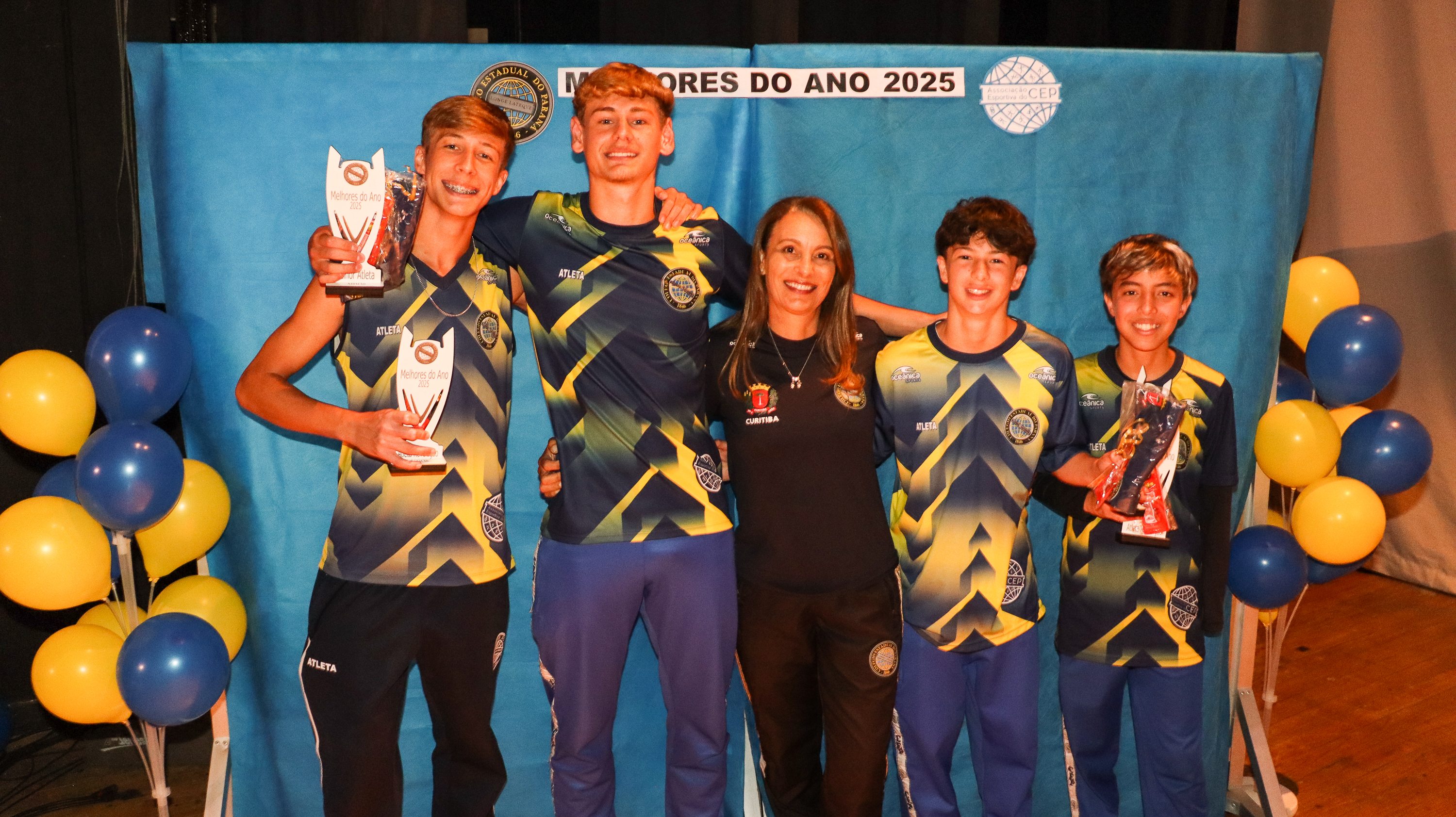 Estudantes atletas do CEP recebem homenagem