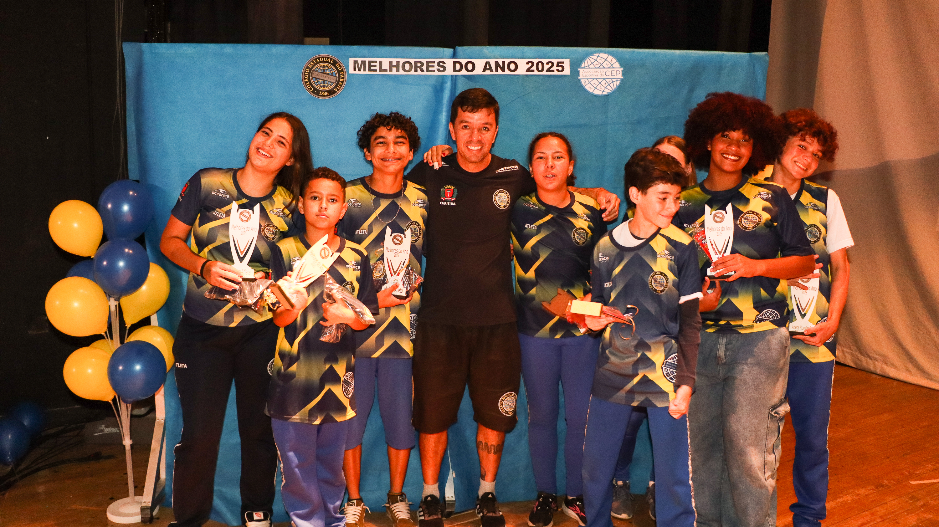 Estudantes atletas do CEP recebem homenagem