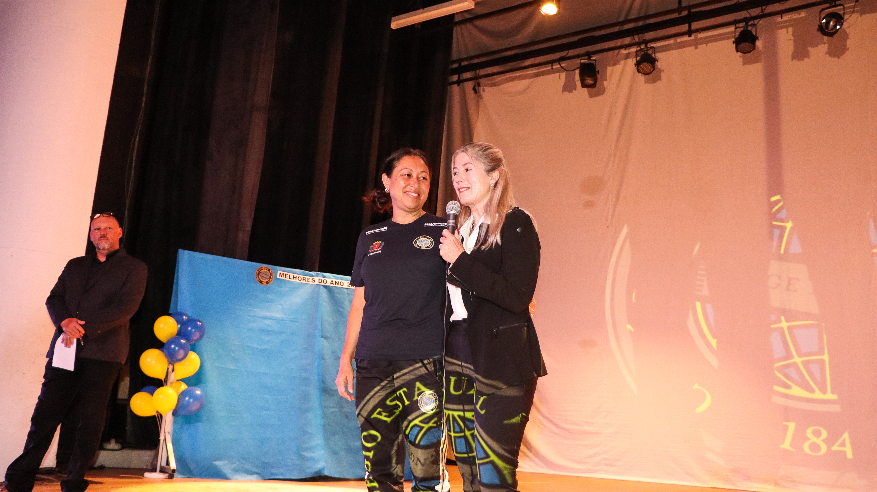 Estudantes atletas do CEP recebem homenagem