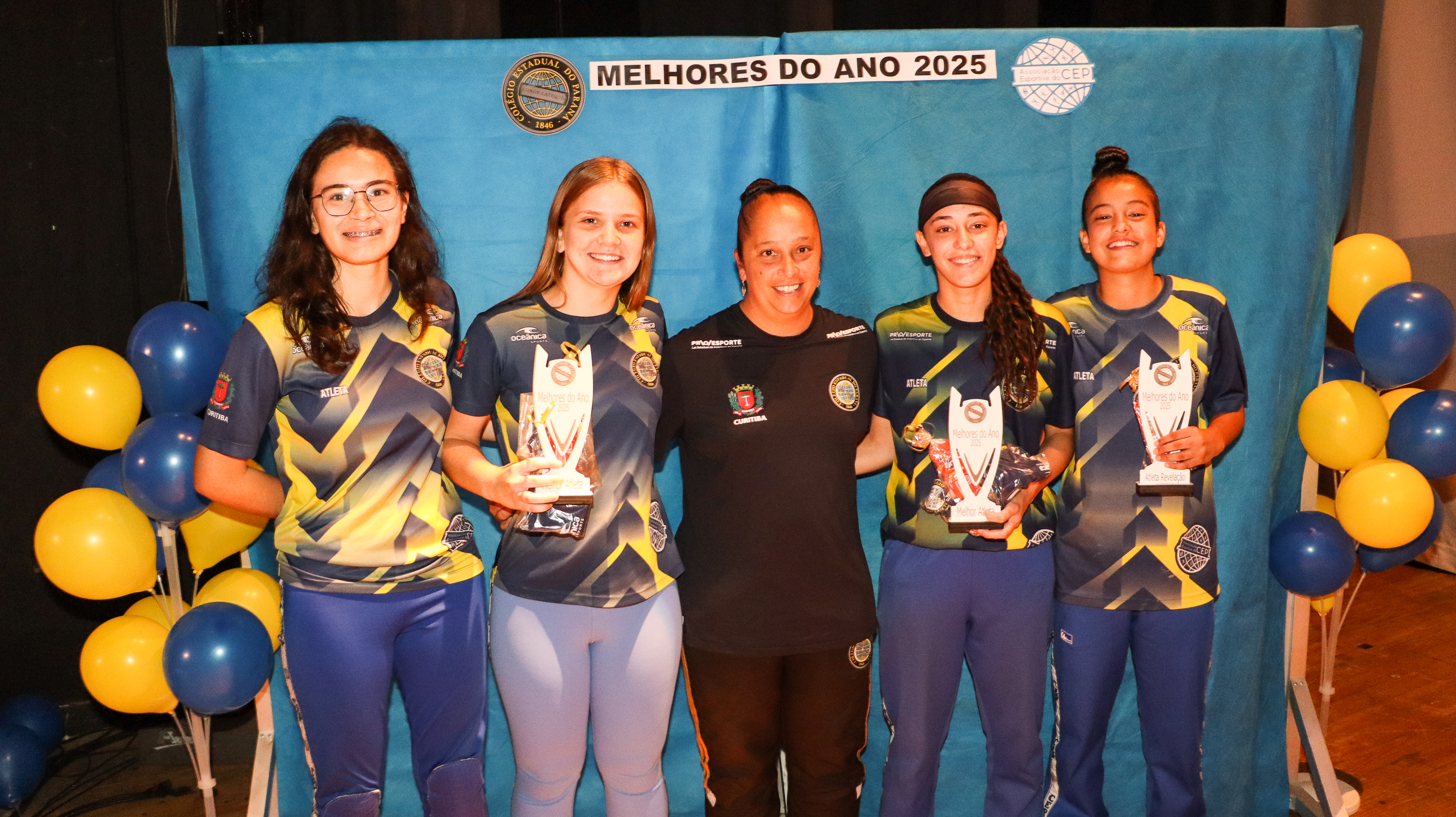 Estudantes atletas do CEP recebem homenagem