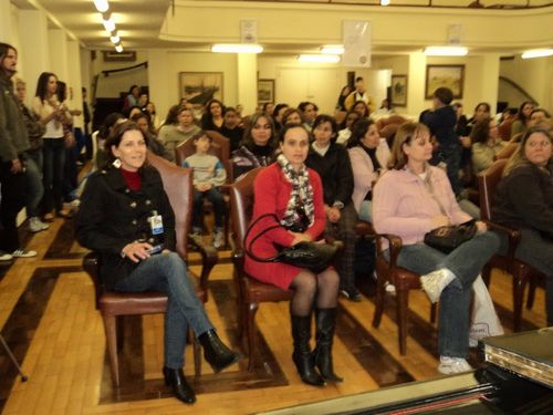 A diretora Tânia Acco participou da homenagem