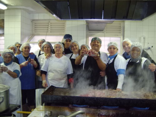 Cozinheiros do CEP e do município de Paranaguá: quatro mil refeições por dia