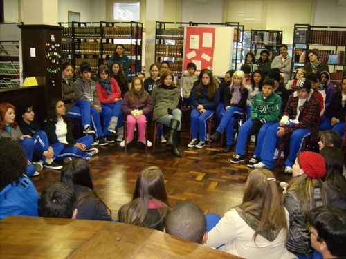 Estudantes soltaram a voz na biblioteca