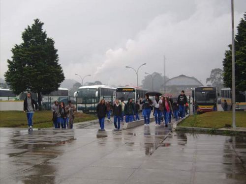 Chegada dos estudantes à REPAR