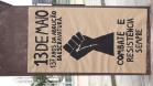 Estudantes produzem mega cartaz com palavras de luta e resistência negra