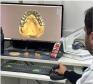 Estudantes em laboratório de prótese odontológica