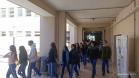 Estudantes no exercício "plano de abandono"