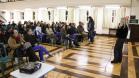 Direção e mães, pais e responsáveis em reunião no Salão Nobre