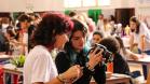 Estudantes participando das mostras de Conhecimento e da Educação Profissional