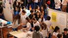 Estudantes participando das mostras de Conhecimento e da Educação Profissional