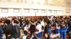 Estudantes participando das mostras de Conhecimento e da Educação Profissional