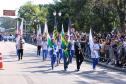 Mantendo a tradição, o Colégio Estadual do Paraná (CEP) abriu, no sábado (7), o desfile cívico-militar em comemoração aos 197 anos da Proclamação da Independência do Brasil. A comunidade estudantil do CEP mostrou na Avenida Cândido de Abreu, no Centro Cívico de Curitiba, alguns dos principais símbolos da sua história centenária, além da sua grandiosidade representada pela força educacional que é referência no estado do Paraná.