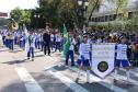 Mantendo a tradição, o Colégio Estadual do Paraná (CEP) abriu, no sábado (7), o desfile cívico-militar em comemoração aos 197 anos da Proclamação da Independência do Brasil. A comunidade estudantil do CEP mostrou na Avenida Cândido de Abreu, no Centro Cívico de Curitiba, alguns dos principais símbolos da sua história centenária, além da sua grandiosidade representada pela força educacional que é referência no estado do Paraná.