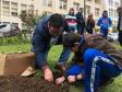 O plantio das mudas nas escolas faz parte do programa “Paraná Mais Verde”, que prevê à distribuição de cerca de 500 mil mudas de árvores, de pequeno e médio porte, para rearborização de diversos espaços públicos no Paraná. Além do plantio realizado nas escolas, o Programa também faz a distribuição das plantas para todos os estudantes matriculados em cursos das instituições da Rede Estadual de Ensino.