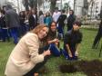 No início da tarde desta segunda-feira (23), os estudantes acompanhados pelas equipes gestora e pedagógica, e por representantes da Secretária de Estado da Educação do Paraná (SEED), plantaram algumas mudas de árvores no pátio da instituição de educação mais antiga do Estado.
