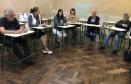 Algumas ações protocolares da Infância Segura na Era Digital foram aprovadas pelos Conselheiros que participaram da reunião do Conselho Escolar, promovida no Colégio Estadual do Paraná (CEP) na última segunda-feira (30). São diretrizes que buscam criar um ambiente mais seguro na escola, especialmente por prevenir eventuais crimes praticados na internet. 