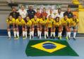 A professora Daniely de Quadros, 35 anos, tornou-se uma inspiração para as estudantes do Colégio Estadual do Paraná (CEP). A “profe Dany”, como é chamada por suas alunas, se consagrou campeã mundial de futsal no torneio realizado em Barcelona, na Espanha. Ela atuou como auxiliar técnica da Seleção Brasileira Feminina de Futsal´, da Associação Mundial de Futebol de Salão (AMF).