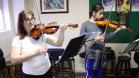 Os estudantes do Colégio Estadual do Paraná (CEP) contam com esse privilégio e podem escolher uma das opções ofertadas na Escolinha de Arte. São aulas para os Modulados de Piano, de Violino, de Violão, de Viola Caipira e de Pandeiro. Já o ensino de instrumentos de Sopro, Metais, Clarinetes, Bass (Clarone), Trompas, Tubas, Tumbadoras, Bombo Sinfônico, Tímpanos e Fagote são ministrados no Modulado de Práticas de Banda.
