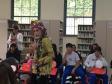 Na última quarta-feira (16) e na sexta-feira (18), o próprio personagem “Cervantes”, criado pelo ator Carlos Daitshman, conversou em castelhano com os estudantes que estão aprendendo a biografia do escritor nas aulas curriculares de Língua Espanhola.