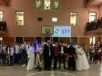 Setenta estudantes e um maestro, que compõem a Banda Sinfônica Bento Mossurunga do Colégio Estadual do Paraná, emocionaram e arrancaram muitos aplausos de uma plateia que, na noite de quarta-feira (27), lotou os mezaninos e os corredores do Instituto de Educação do Paraná (CEP-Instituto).