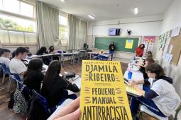 estudantes em práticas pedagógicas de Espanhol