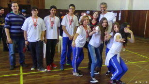 Os professores de Educação Física do Colégio Estadual do Paraná (CEP) fazem uma linda homenagem, em vídeo, ao Professor Cláudio Nielsen, falecido nesse domingo (6). 