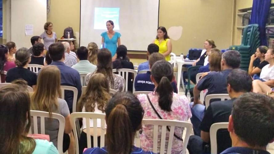 Nas primeiras semanas de aulas, equipes do CEP se reúnem com pais, mães e responsáveis