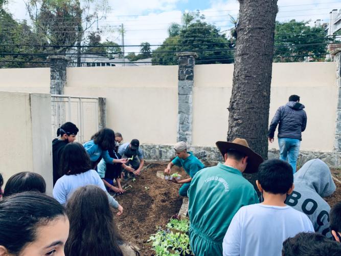 Projeto revitaliza a horta do CEP