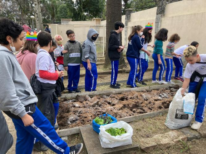 Projeto revitaliza a horta do CEP