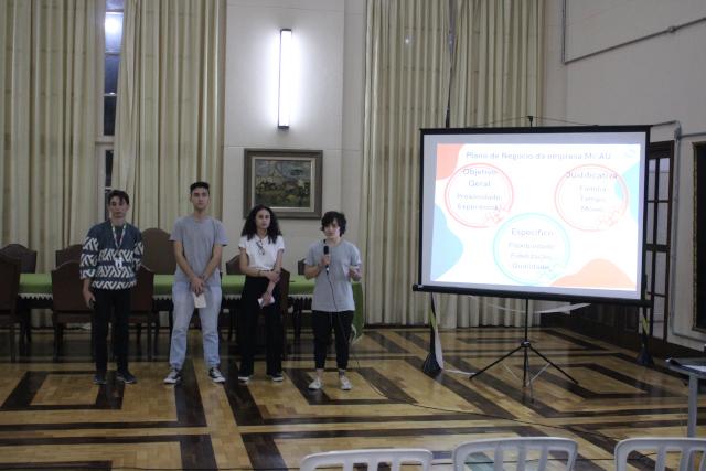 formandos_em_tecnico_em_administracao_mostram_caminhos_para_se_abrir_uma_empresa