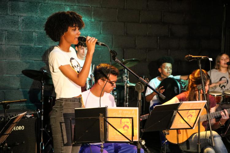 recital_escolinha_de_arte_80_anos_paulo_leminski_out2024