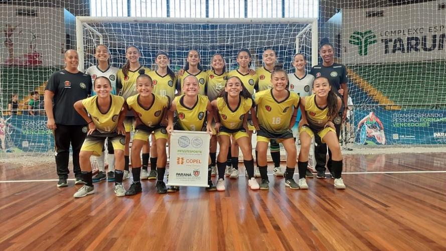 foto oficial da equipe de futsal feminino