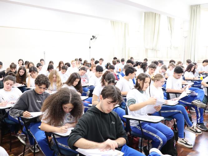 Estudantes do Curcep fazem prova