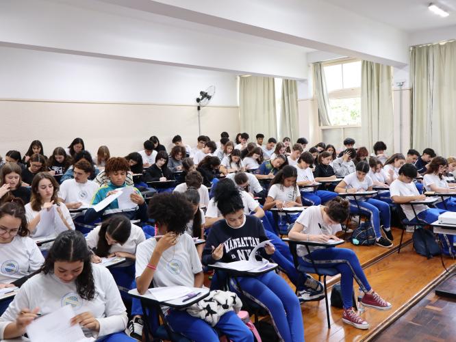 Estudantes do Curcep fazem prova