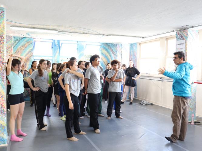 Turma do Dancep em oficina com diretor do Balé Teatro Guaíra