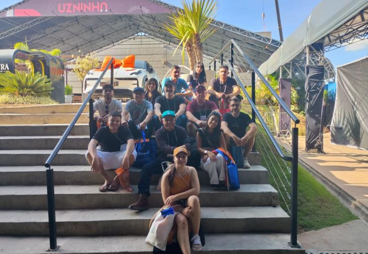 estudantes do técnico em edificações no expo deconcrete