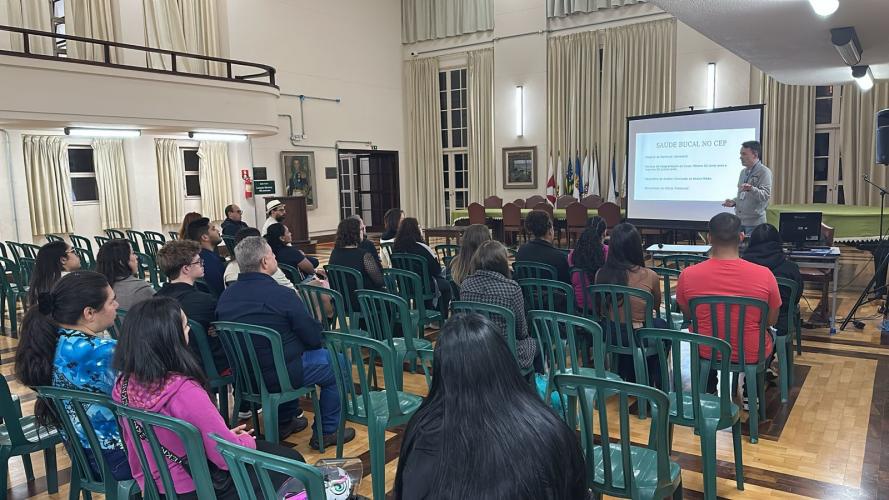 Candidatos e candidatas ao Saúde Bucal em palestra de orientação
