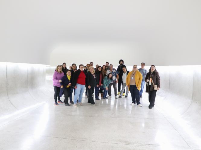 agentes educacionais em visita ao Museu Oscar Niemeyer