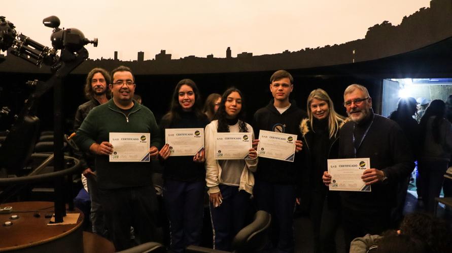 Estudantes e professores com a certificação