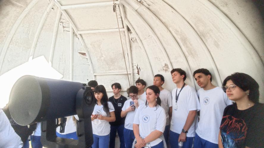 Estudantes no Observatório Astronômico do CEP