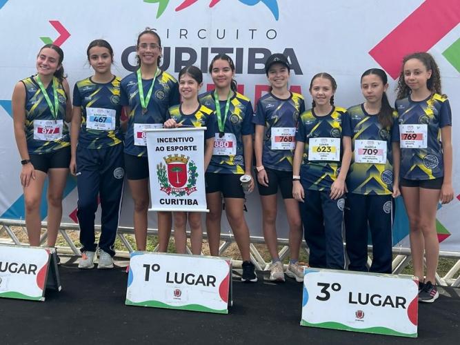 Equipe de corrida infantil de rua do CEP